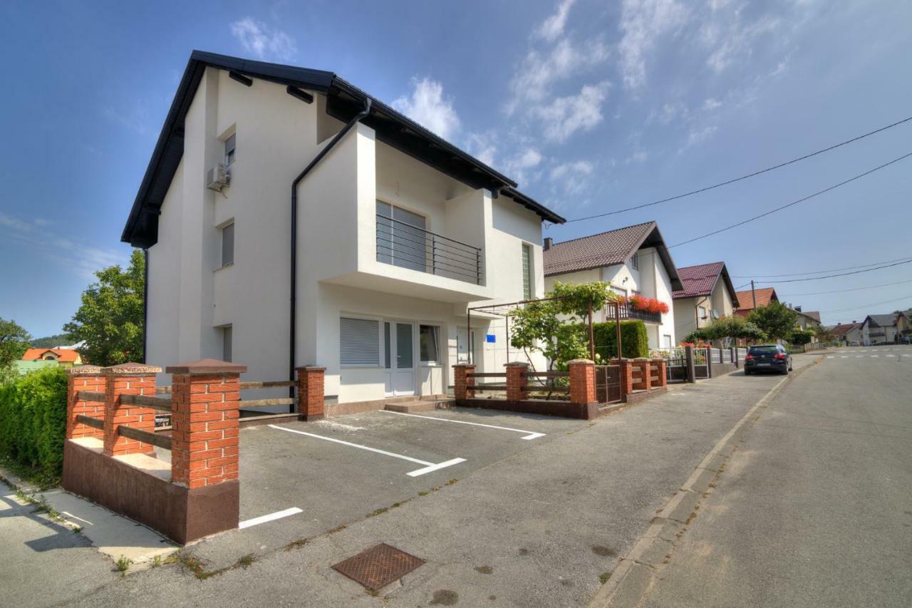 Ferienwohnung House Smolcic Otočac Exterior foto